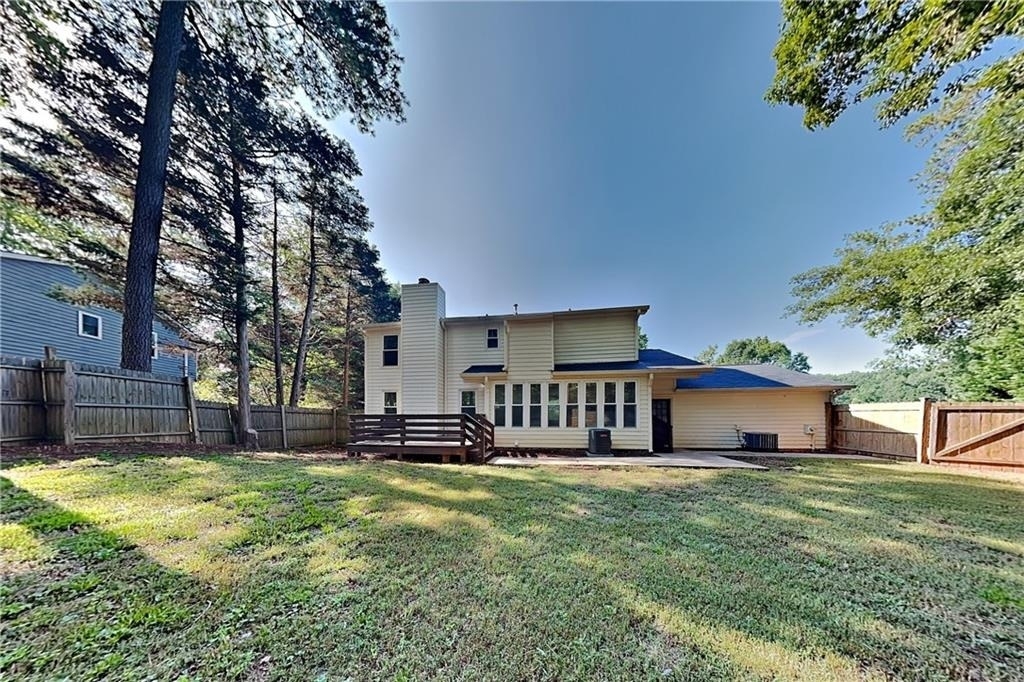 6839 Woodcreek Lane - Photo 18