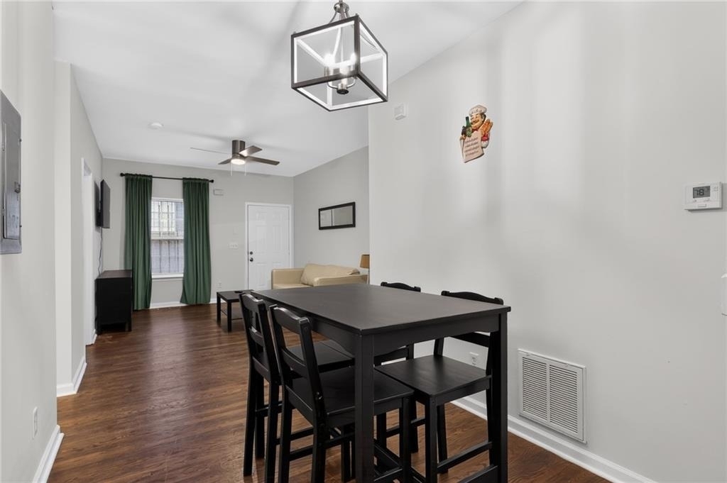 1021 Ada Avenue Nw - Photo 3