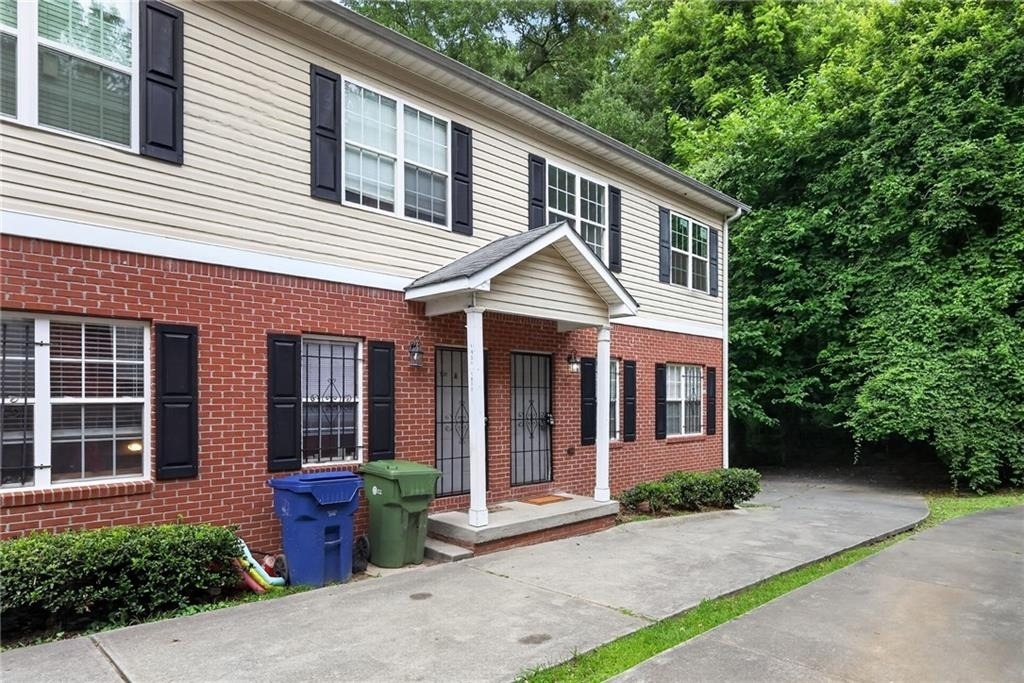 1021 Ada Avenue Nw - Photo 0