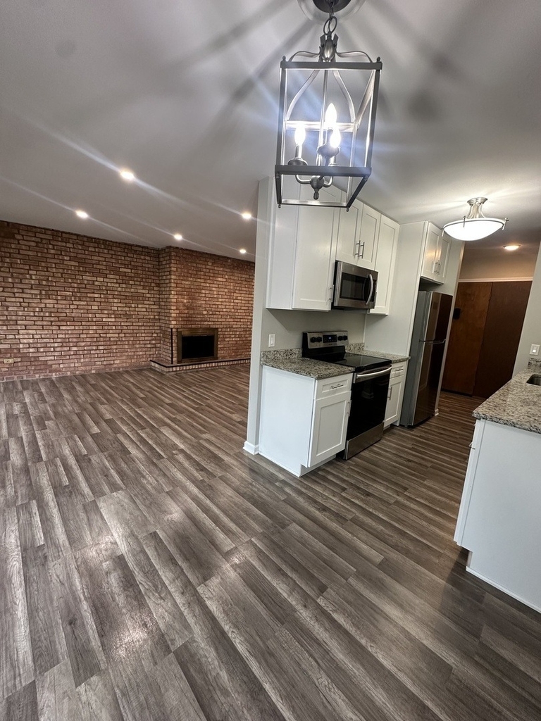 5500 Hillcrest Lane - Photo 3