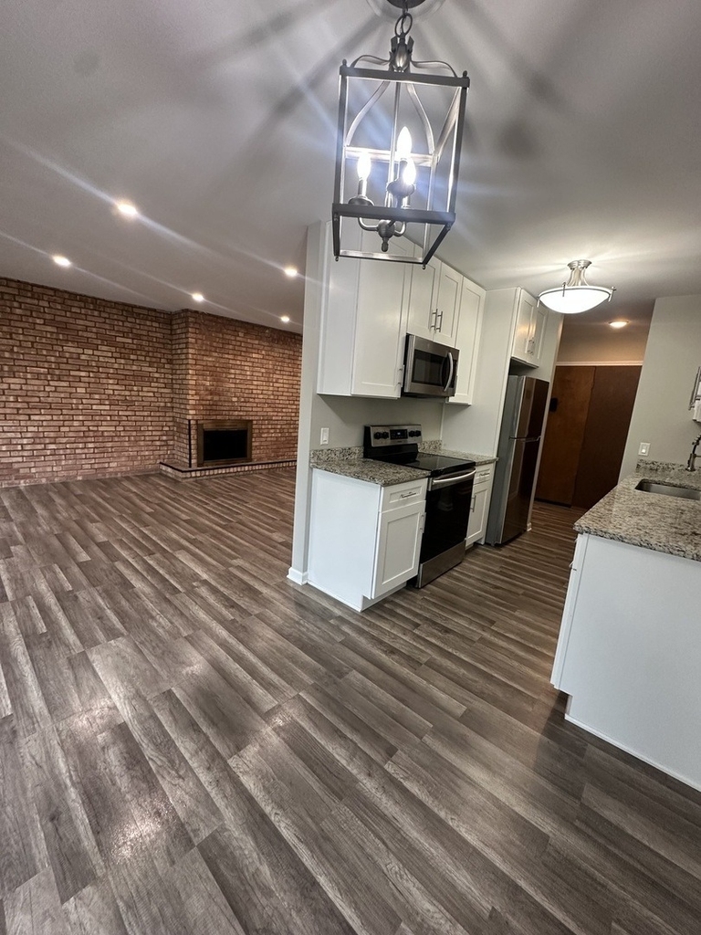 5500 Hillcrest Lane - Photo 0