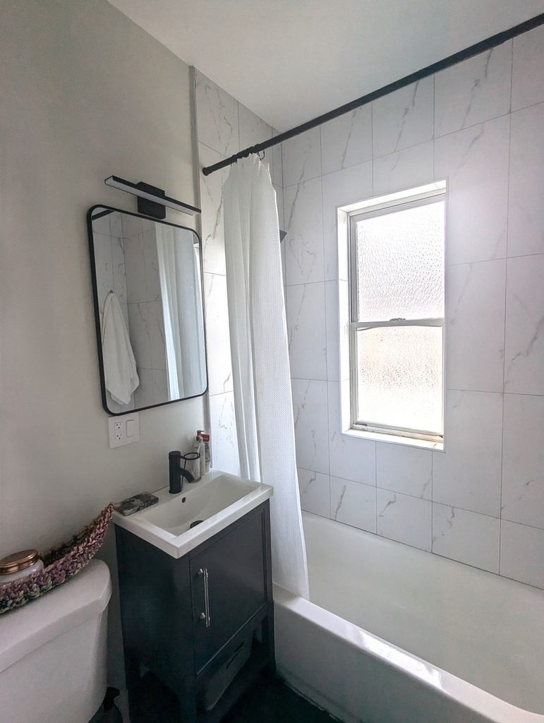 958 N Winchester Avenue - Photo 9