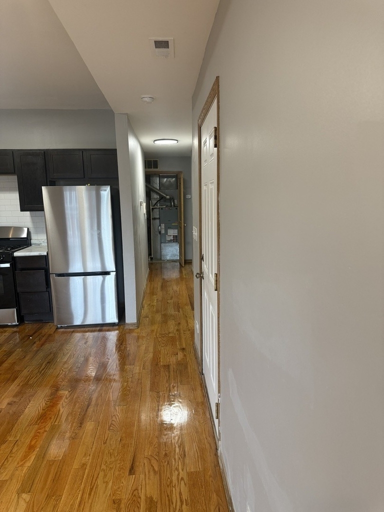 1114 S Albany Avenue - Photo 3