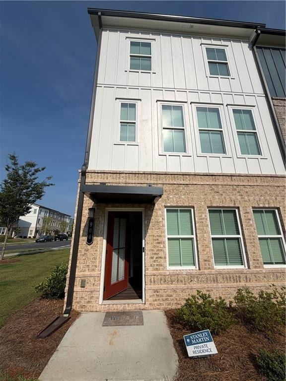 900 Colton Drive - Photo 0