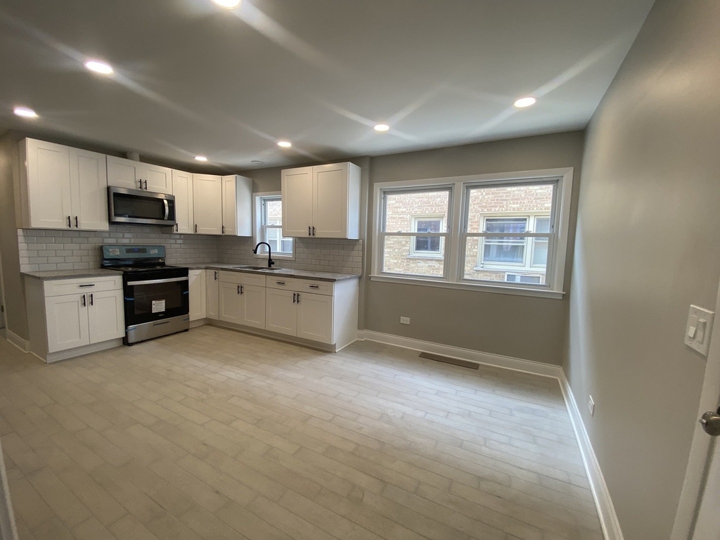 6114 W Leland Avenue - Photo 3