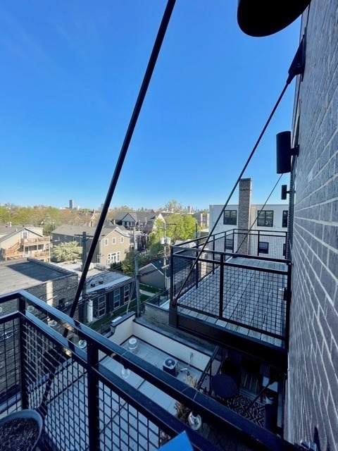 4555 N Ravenswood Avenue - Photo 18