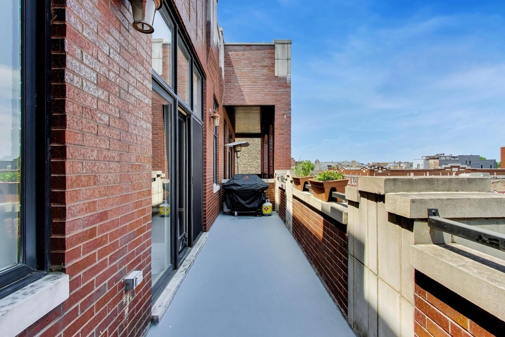 1417 W Chicago Avenue - Photo 10