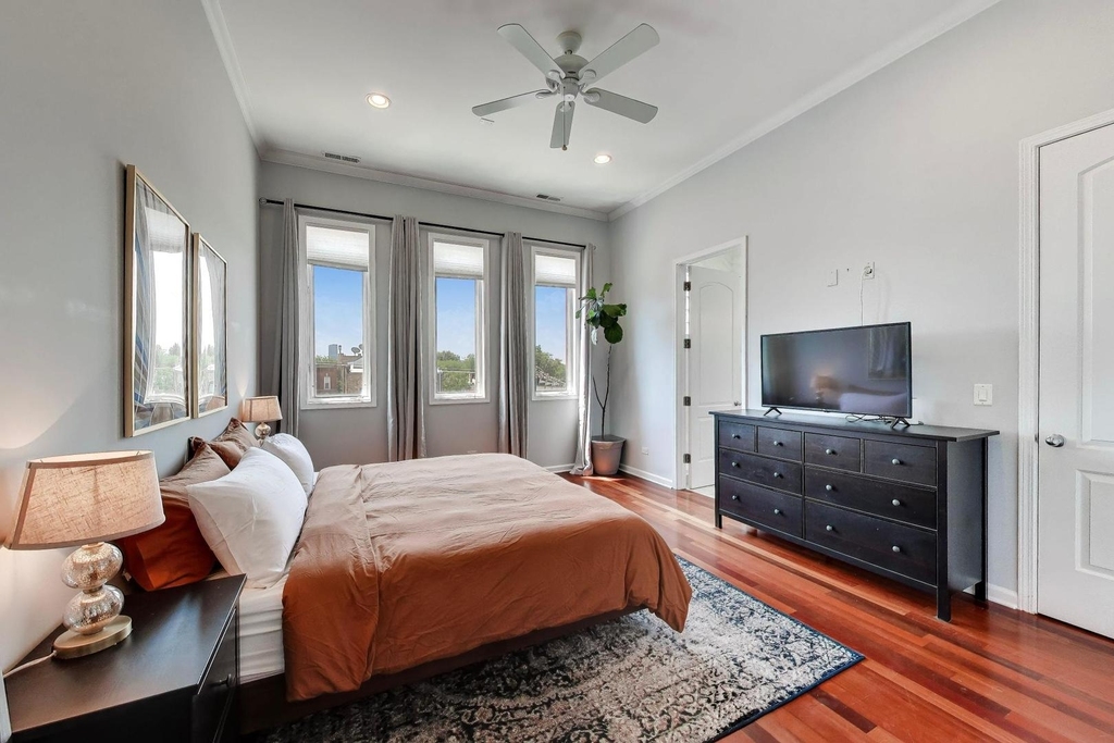 1417 W Chicago Avenue - Photo 19