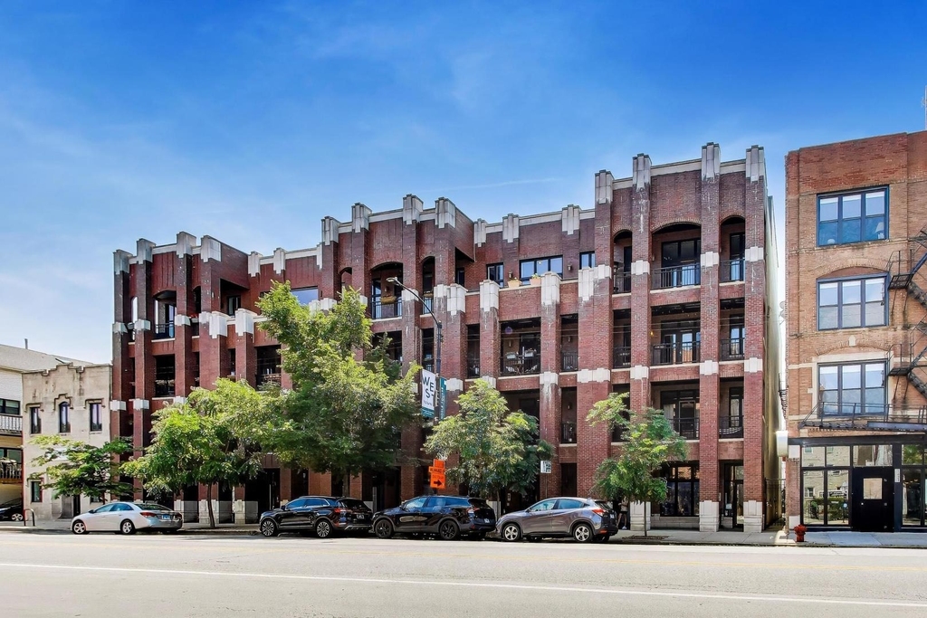 1417 W Chicago Avenue - Photo 0
