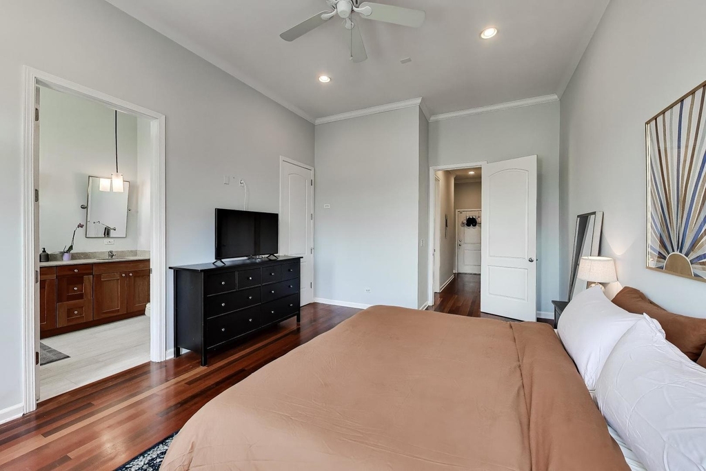 1417 W Chicago Avenue - Photo 21