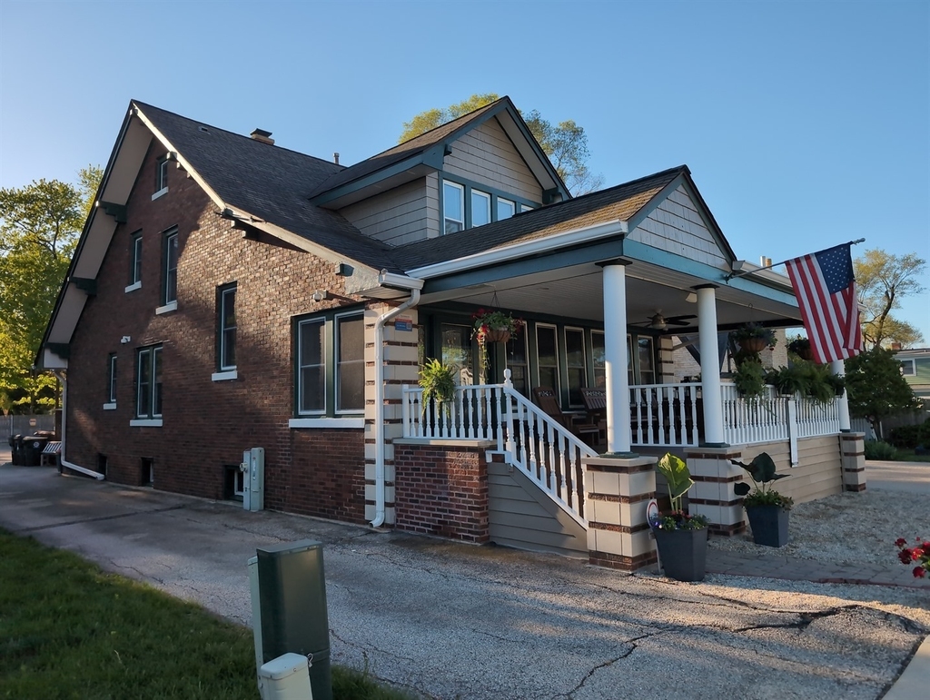 417 N Hough Street - Photo 0