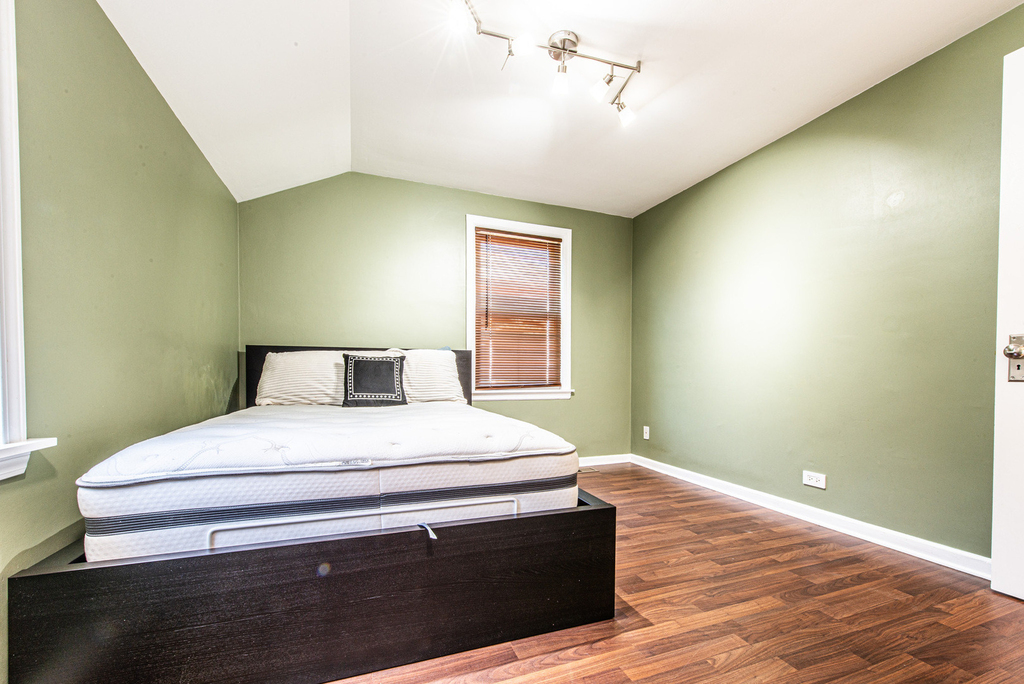 6611 W Foster Avenue - Photo 28