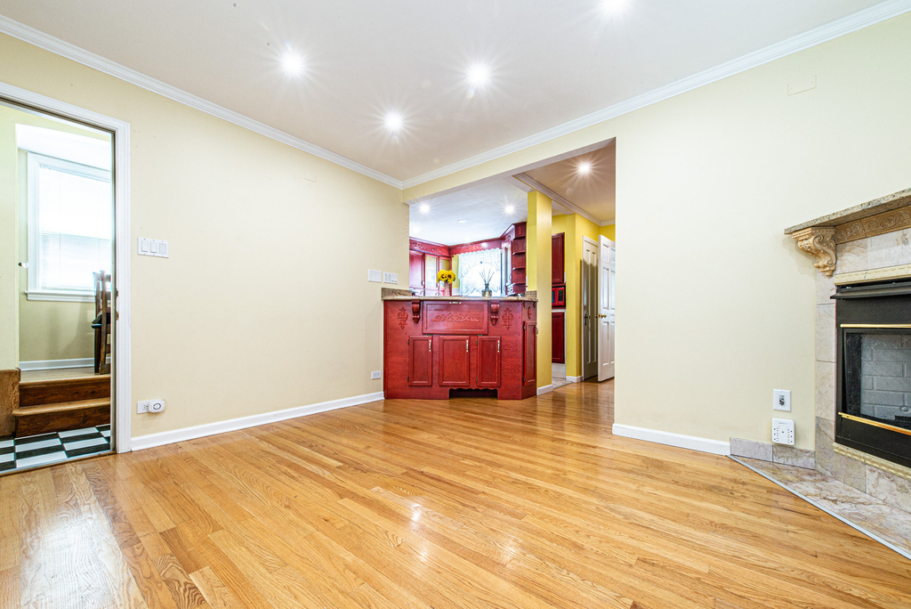 6611 W Foster Avenue - Photo 8