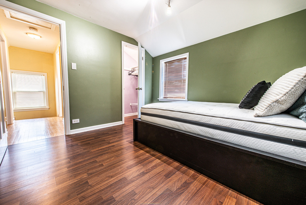 6611 W Foster Avenue - Photo 27
