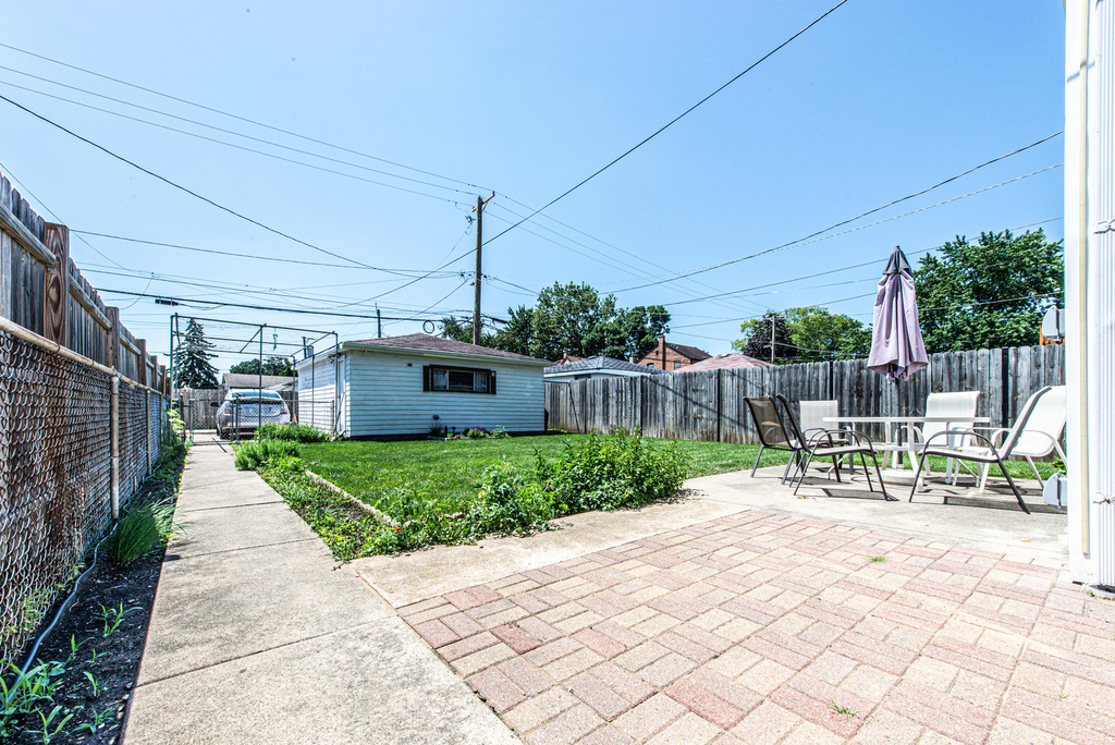 6611 W Foster Avenue - Photo 34
