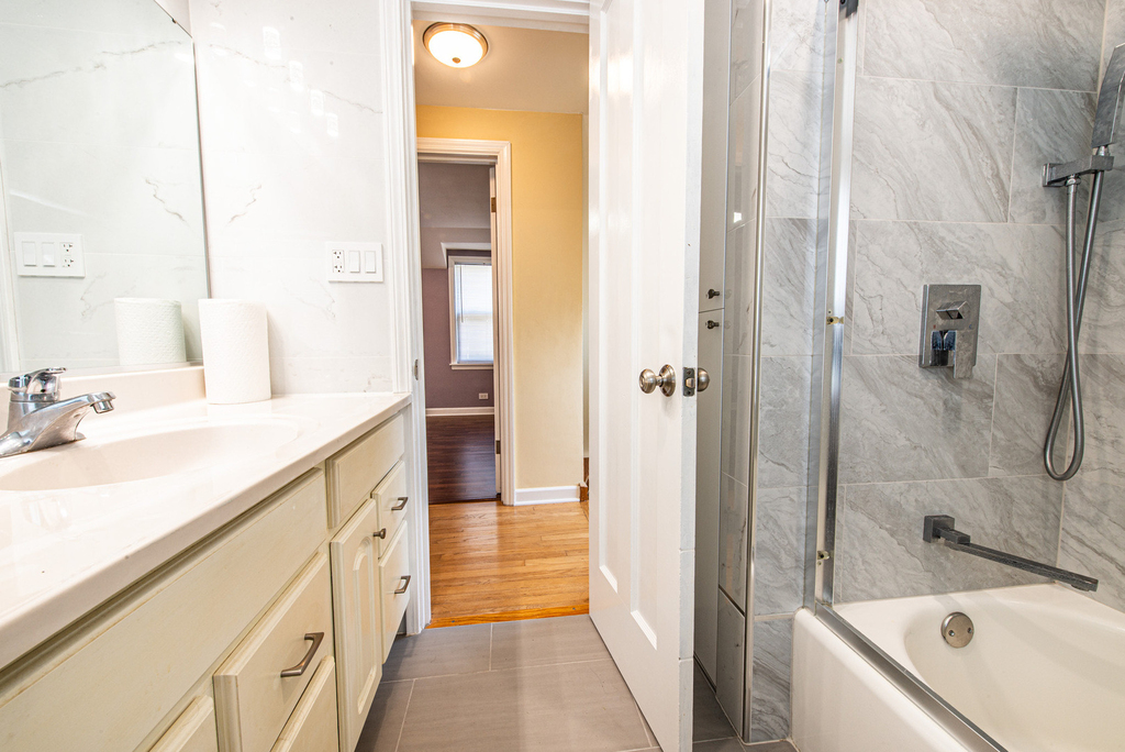 6611 W Foster Avenue - Photo 24