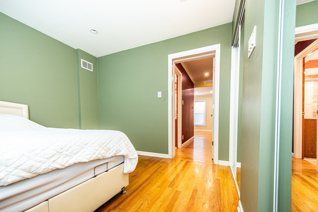 6611 W Foster Avenue - Photo 10