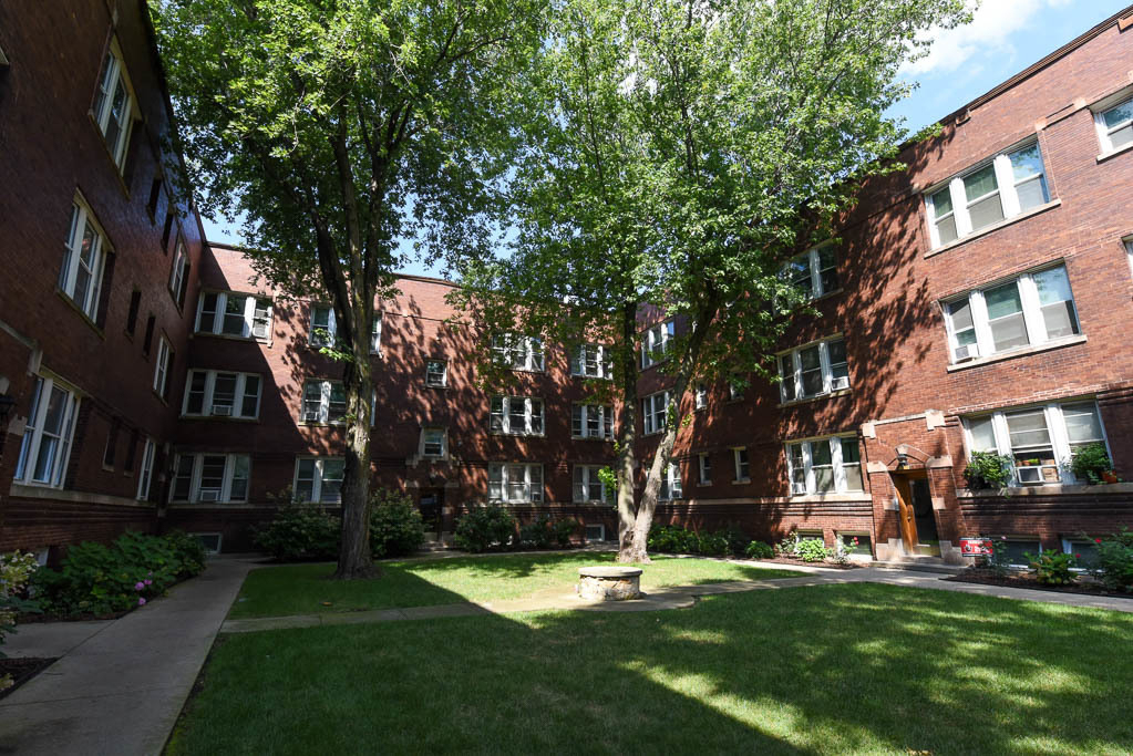 4708 N Racine Avenue - Photo 0
