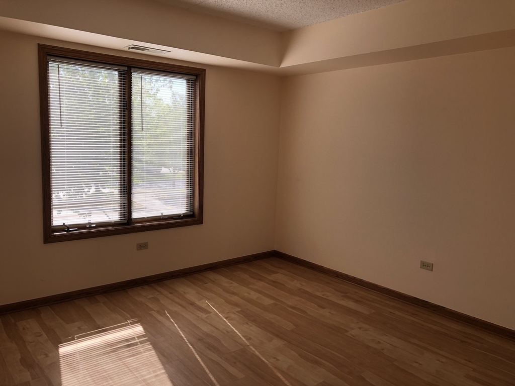 1056 Ashley Court - Photo 9