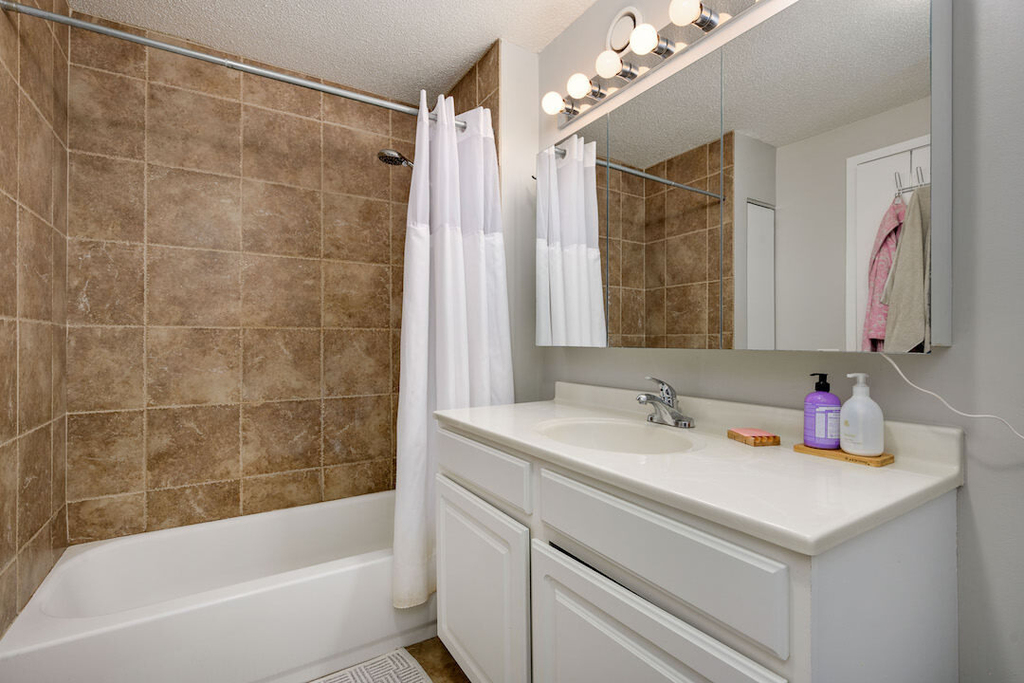 545 N Dearborn Street - Photo 6
