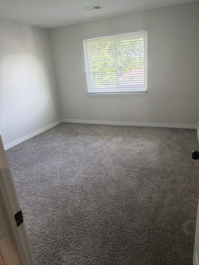 3553 Heatherton Drive - Photo 3