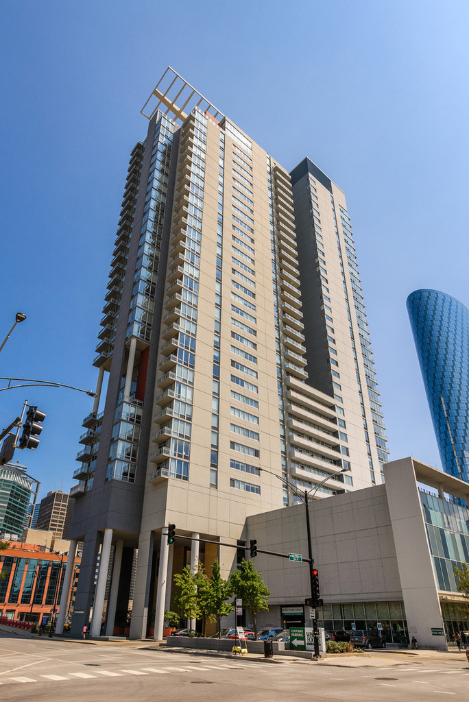 737 W Washington Boulevard - Photo 0