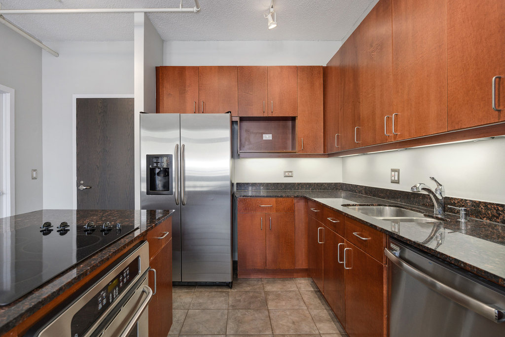 737 W Washington Boulevard - Photo 3