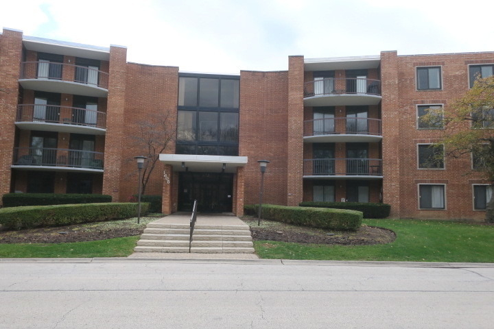 1605 E Central Road - Photo 0