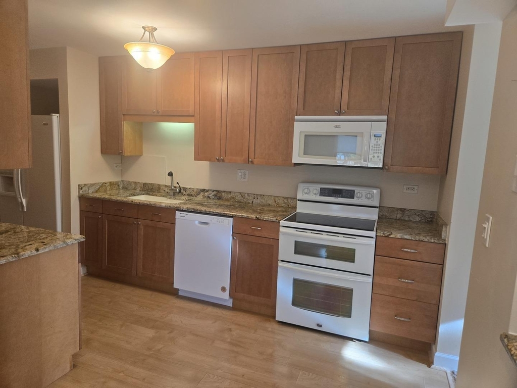 1605 E Central Road - Photo 2