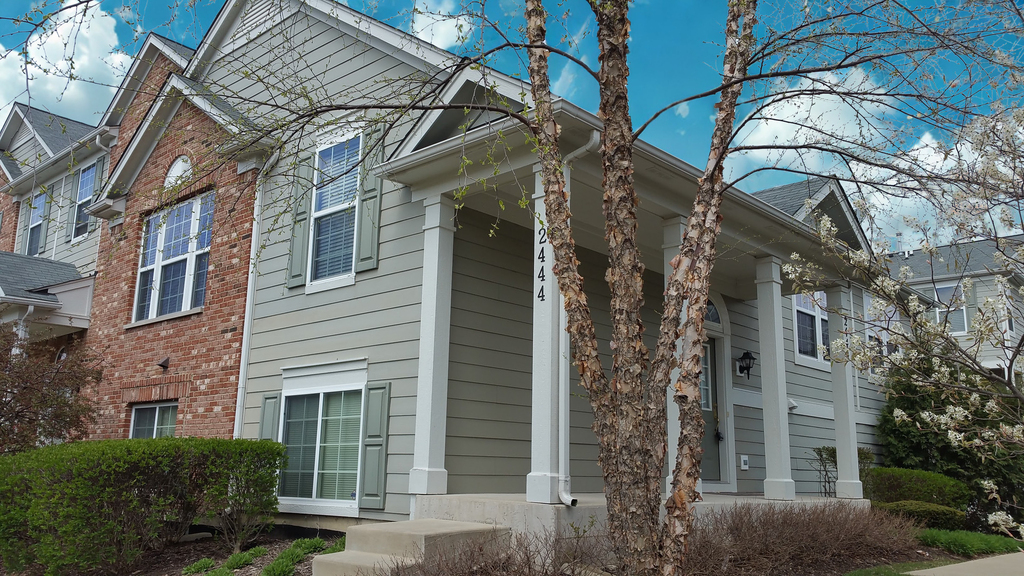 2444 Emily Lane - Photo 0