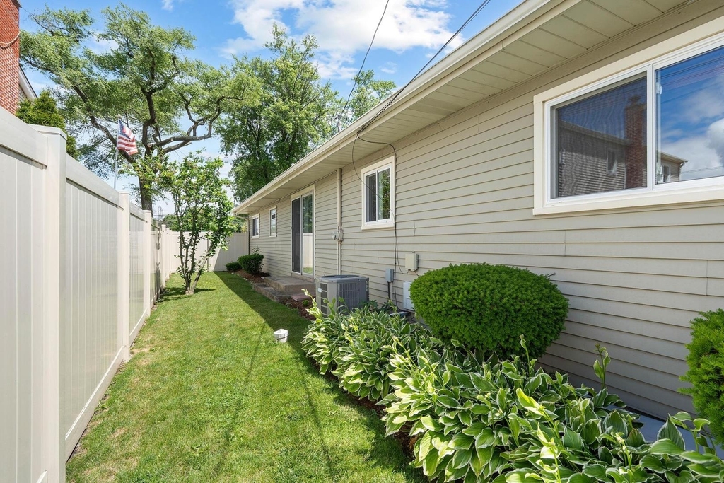 818 Leahy Circle - Photo 28