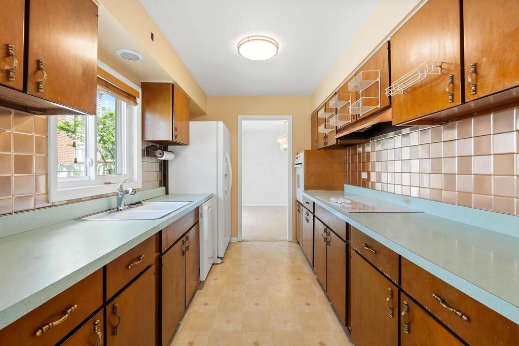 818 Leahy Circle - Photo 15