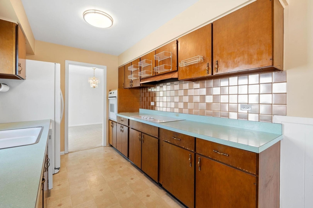 818 Leahy Circle - Photo 14