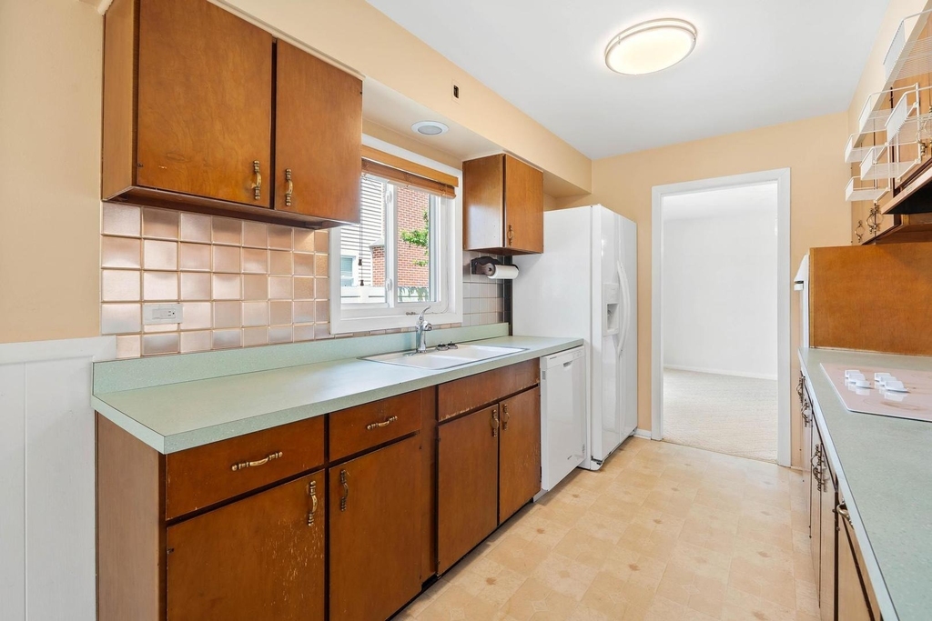 818 Leahy Circle - Photo 13