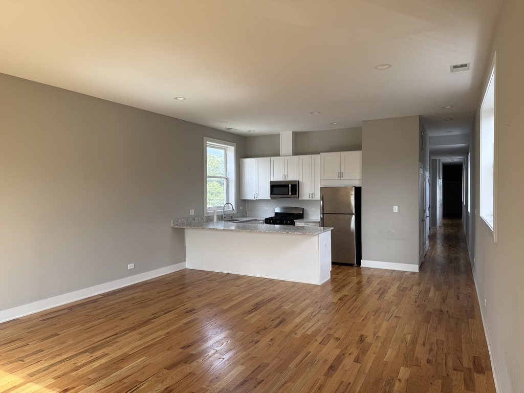1629 N Spaulding Avenue - Photo 1