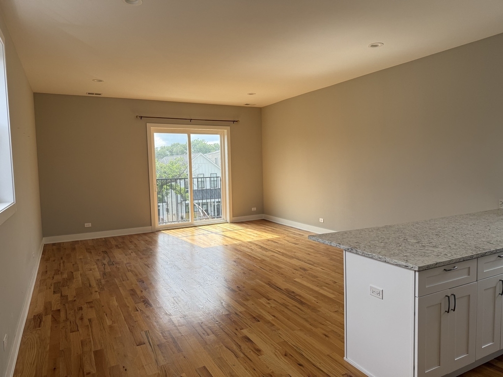 1629 N Spaulding Avenue - Photo 2