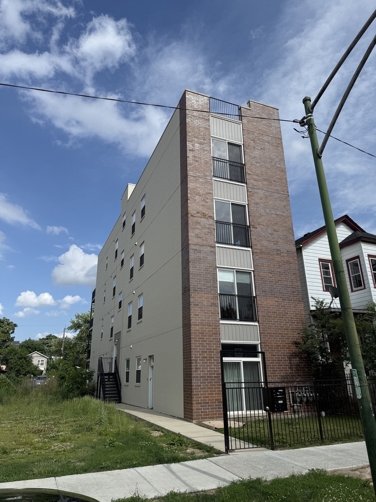 1629 N Spaulding Avenue - Photo 0