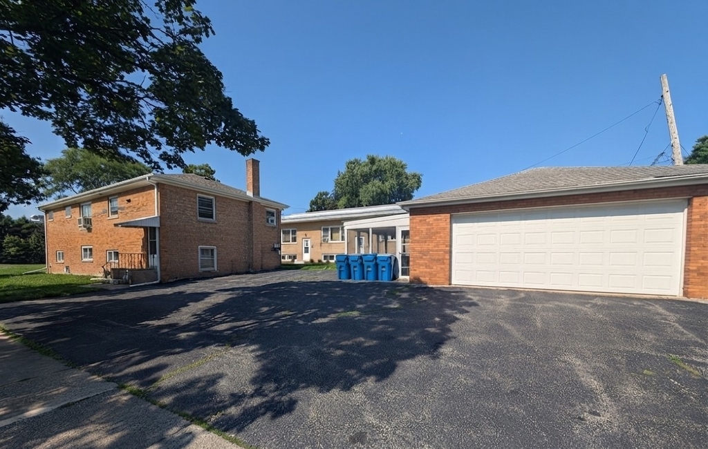 300 Burlington Avenue - Photo 6