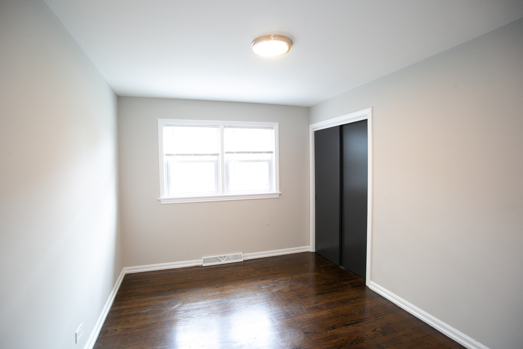 8837 S Talman Avenue - Photo 10