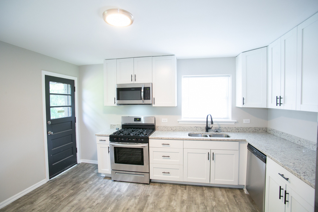 8837 S Talman Avenue - Photo 3