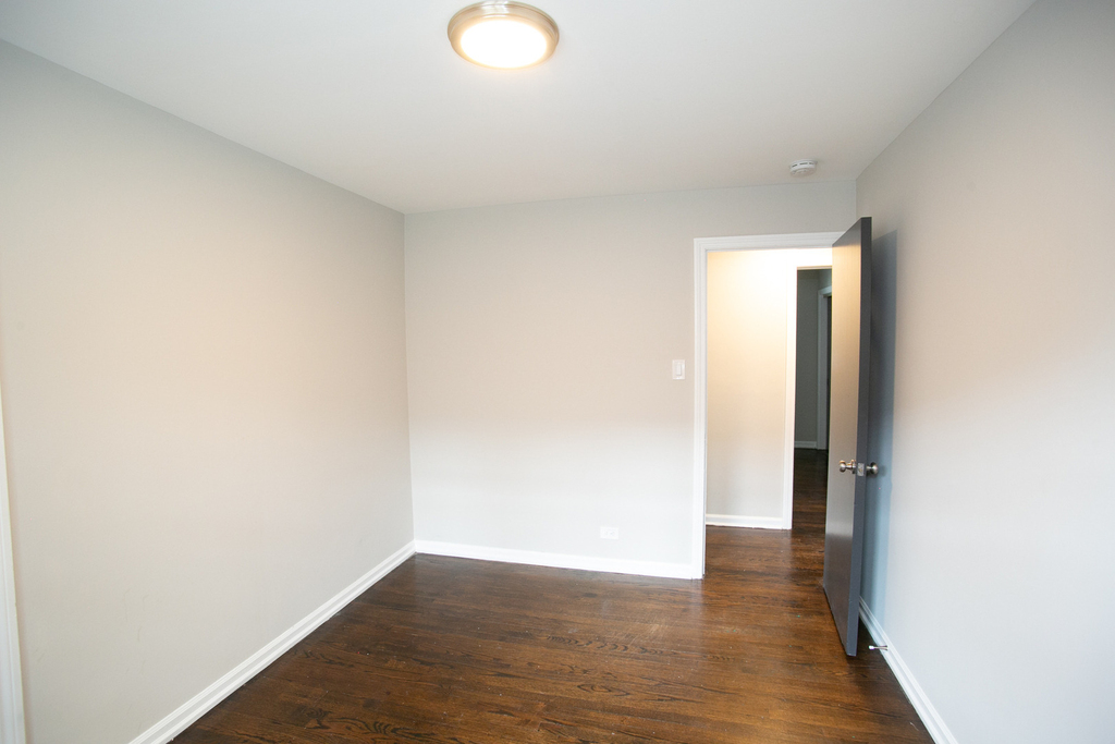 8837 S Talman Avenue - Photo 9