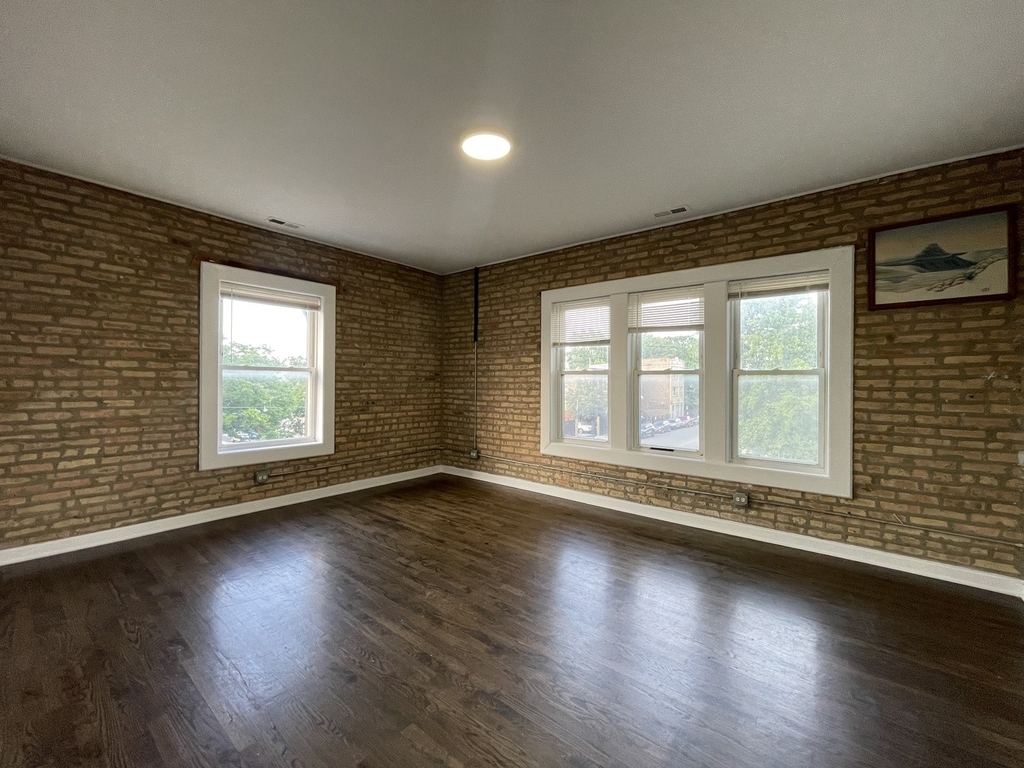 3935 W Division Street - Photo 4