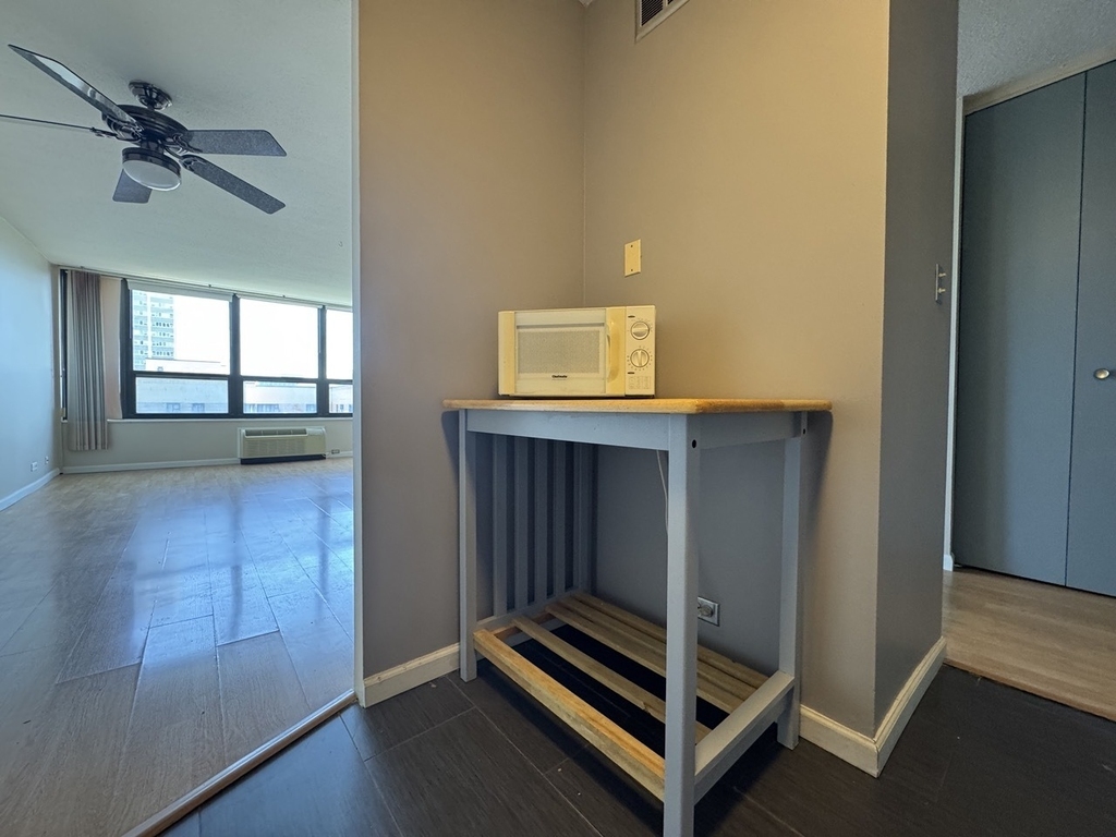 5100 N Marine Drive - Photo 10