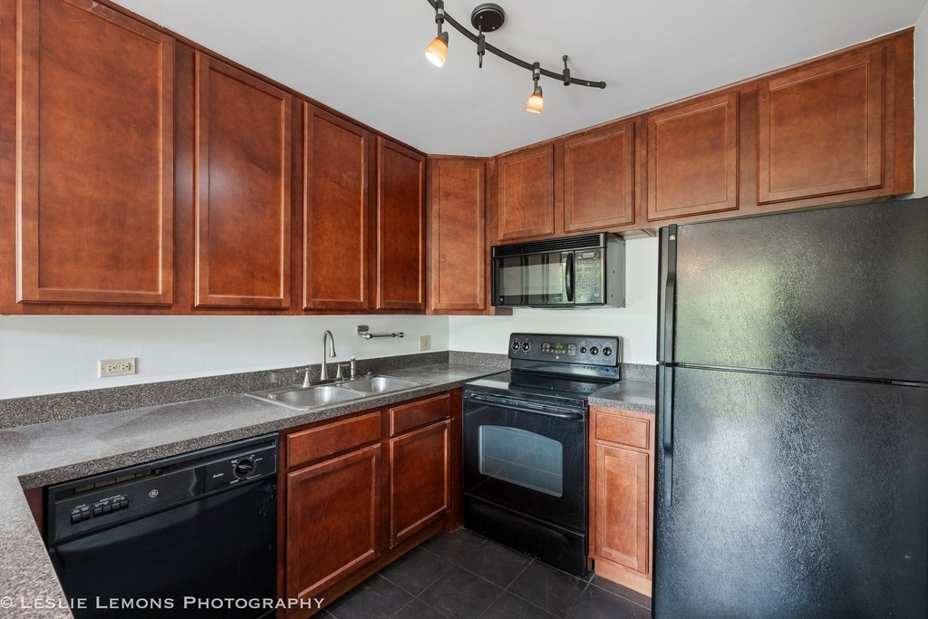 6004 E Lake Drive - Photo 7