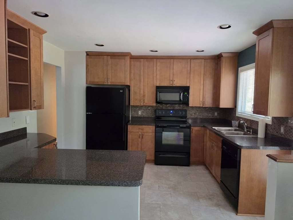 7618 Catalpa Drive - Photo 4