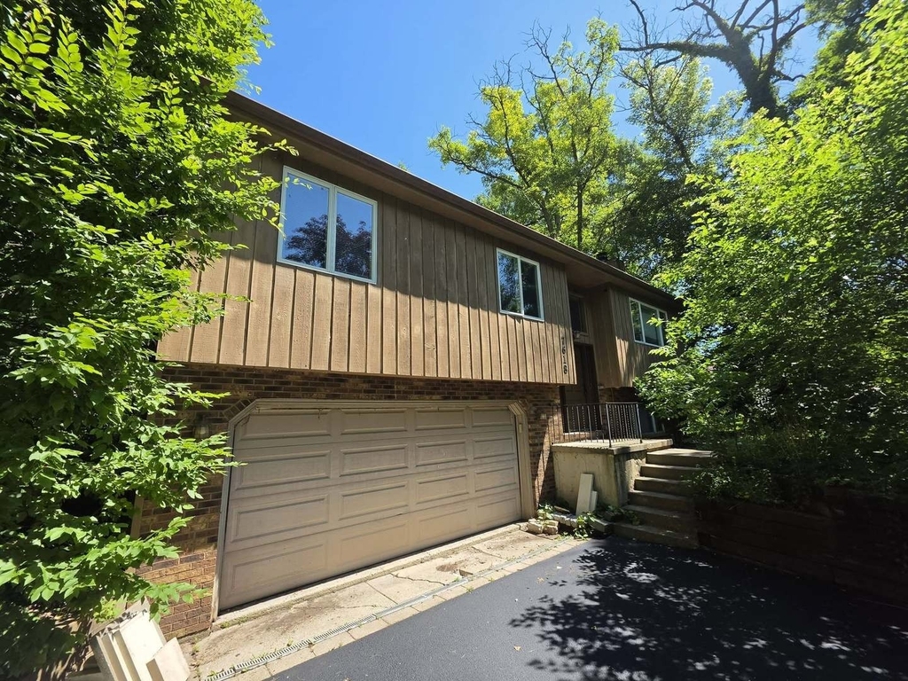 7618 Catalpa Drive - Photo 0
