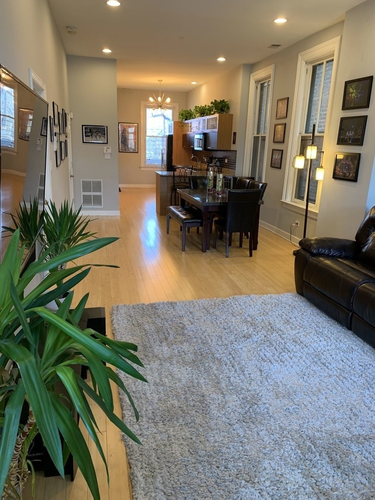 1921 W Evergreen Avenue - Photo 1