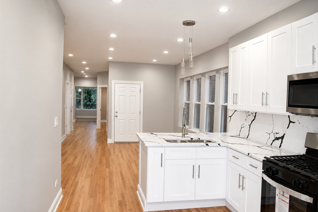10919 S King Drive - Photo 1