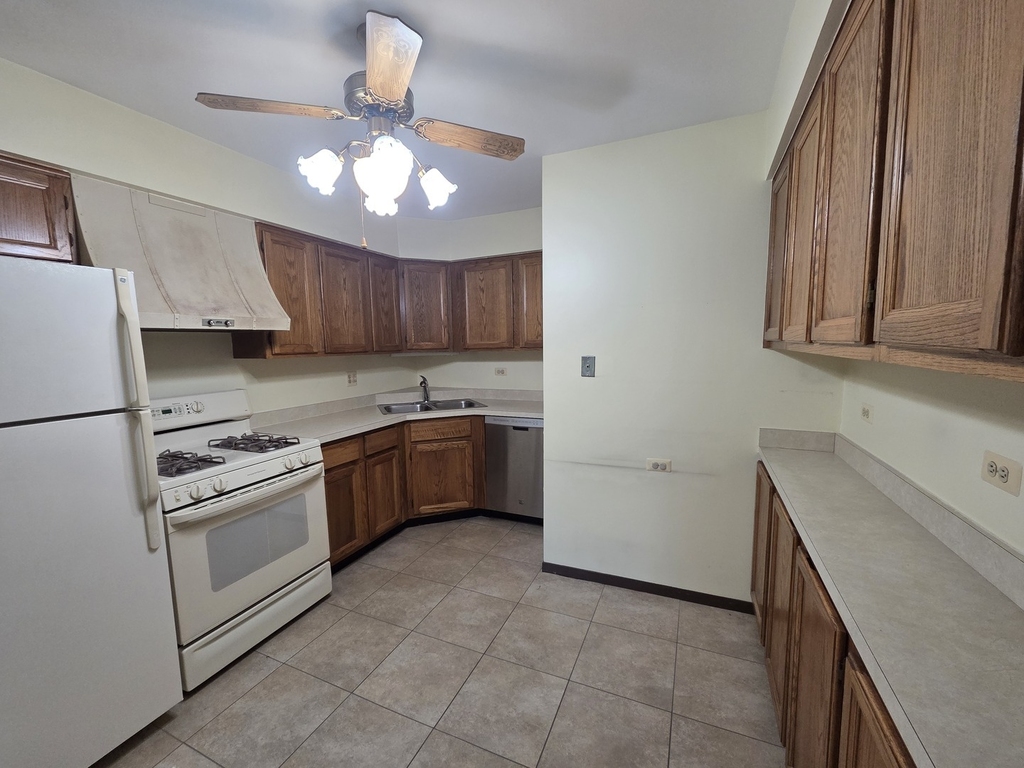 301 Gregory Street - Photo 4