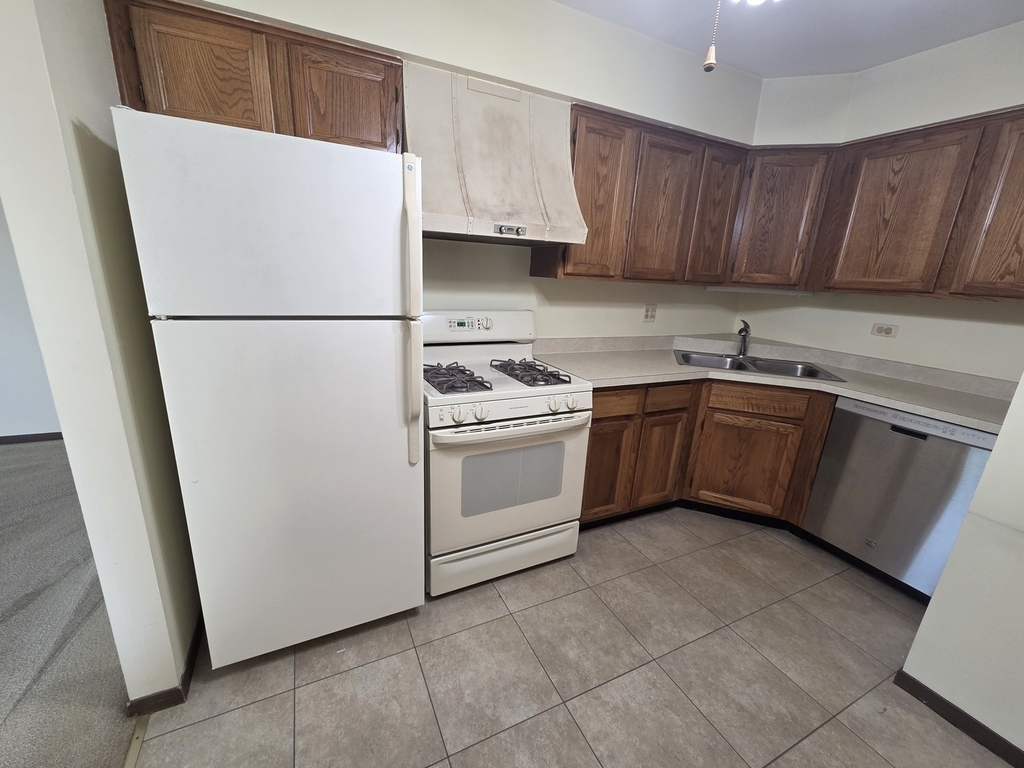 301 Gregory Street - Photo 5